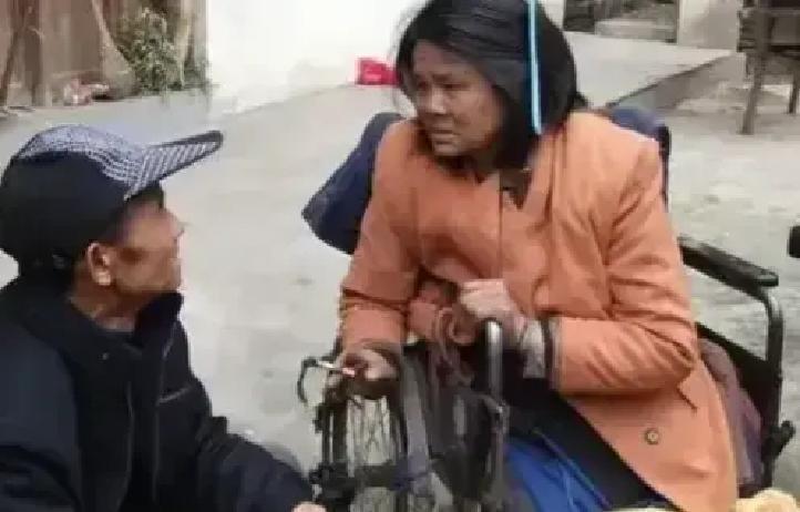 2001年，43岁的老光棍孟昭良捡回一个被拐卖重伤的女人。谁也没料到，他顶着全村嗤笑倾尽家财将女子治好。本以为她会以身相许，可女子双膝跪地“大哥，我要回家”。
 
到了湖南，田家人围着田云哭成一团。她父亲抓住孟昭良的手，嘴唇哆嗦了半天，最后说：“留下吧。”孟昭良摇摇头，“家里还有老娘。”
 
田云哥