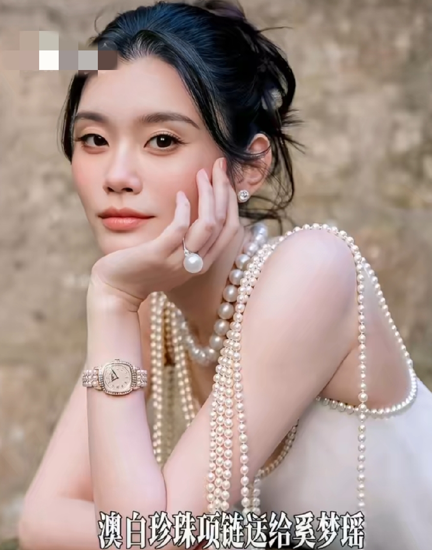 终于懂了，为什么梁安琪是全网公认最好的豪门婆婆。

 奚梦瑶在节目里聊起婆婆，“9年连生5胎，五次全部剖腹产，一生完从不坐月子。”
 
普通人一次剖腹产都元气大伤、需要好好休养，可当年的她，产后短短两天就下地、对接工作、奔波打拼。

一边频繁挨刀生育，一边咬牙拼事业，从来没人给她偏爱和优待，所有辛苦