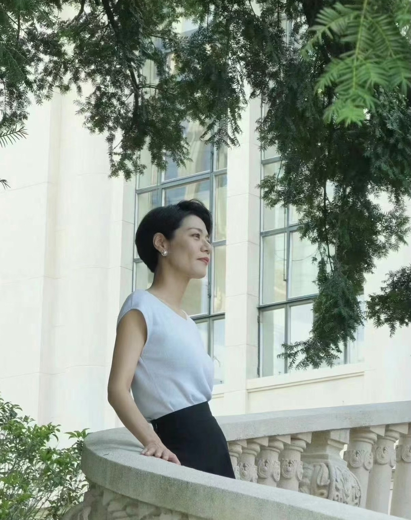复旦陈果教授非常治愈人心的一段话：“买了就不要再去比价格，吃了就不要后悔，爱了就