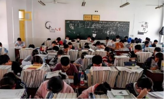 现在全世界都在说一件事，那就是中国人是世界上最聪明的人种，因为如果不是这样根本无