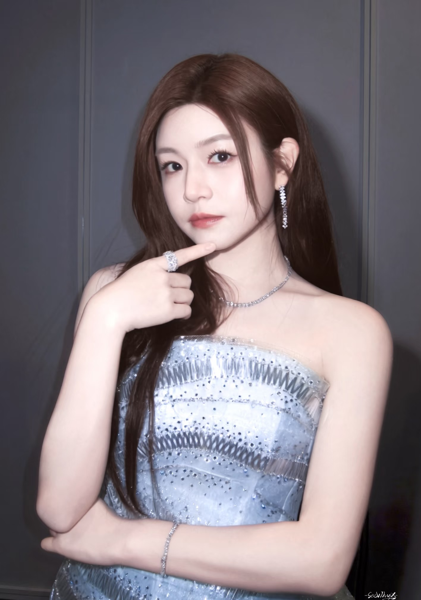 陈妍希真的不会再结婚了
不是没有追求她的人
也不是没有不喜欢她的人，而是她腿摔了一次她就明白了

靠得住的人只有自己，腿受伤了，她也努力上综艺拍戏，一点也不耽误工作就看出来，她现在就一门心思想挣钱。

也回应大家，她单身没谈恋爱，目前只会挣钱养小星星，没有更多其他的想法，陈妍希离婚之后也算看清了男人