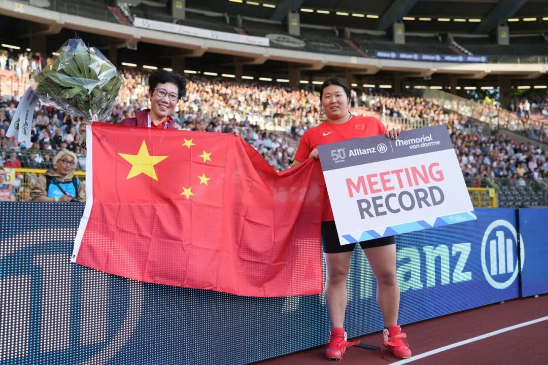 #严子怡受伤一投获亚# 

世界田联终极冠军赛女子标枪决赛，中国选手凭借第一次试投的68米05获得亚军。日本选手北口榛花最终凭借68米92夺得冠军。本场比赛严子怡共进行两次试投,之后便因伤病影响放弃第三、第四次试投。愿严子怡早日康复[祈祷] ​​​​