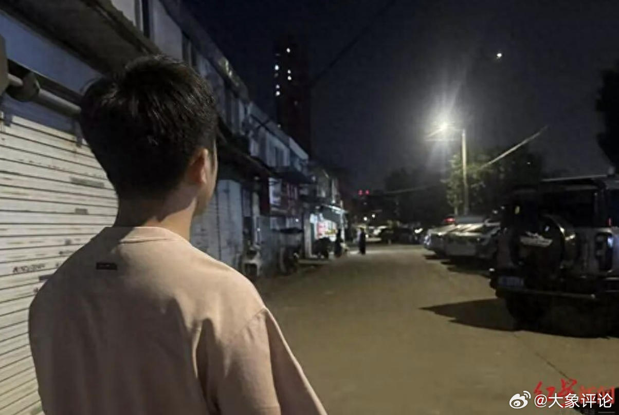 #男子刑满释放发现48万账户仅剩6.43元#【人在监狱，账户被搬空：坐牢不等于“充公”丨中听】#流向办案民警微信的1.9万需要查清楚# 一个人被剥夺自由，不等于他的财产权也被剥夺。

据红星新闻报道，浙江瑞安的张先生因诈骗罪服刑七年。等他刑满释放，补办手机卡登录支付宝，发现将近48万元的余利宝账户 ​