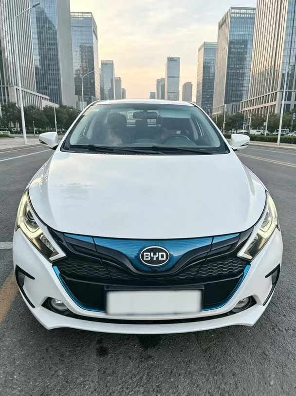 2016年第一代比亚迪秦ev！
