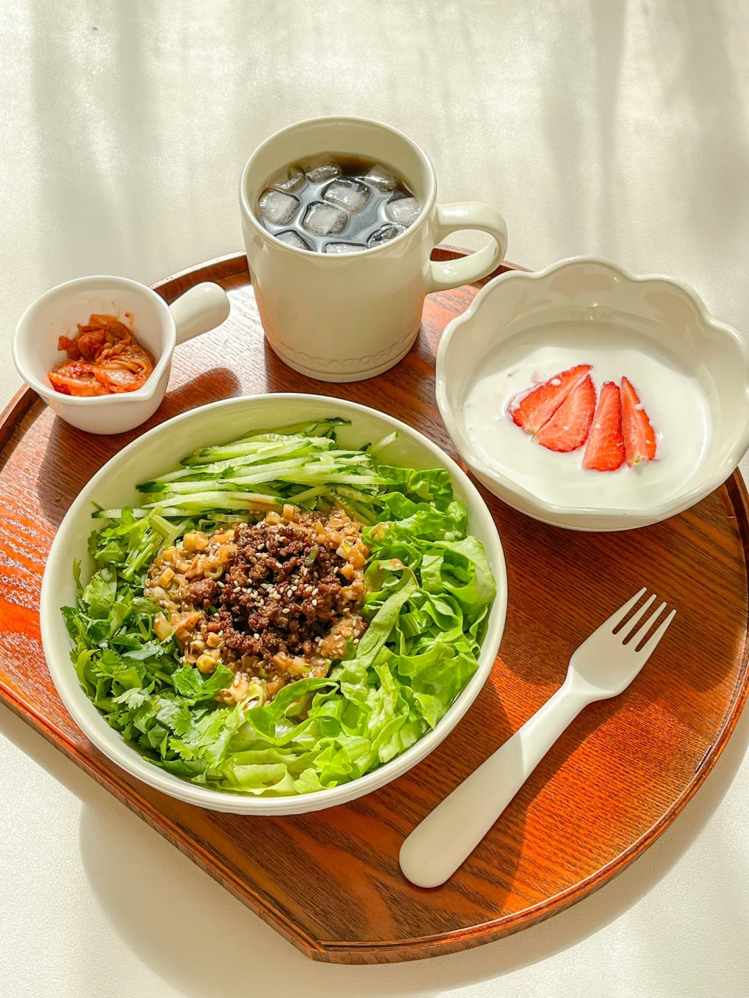 这一碗香菜麻酱肉末拌面 减脂期也能放心吃