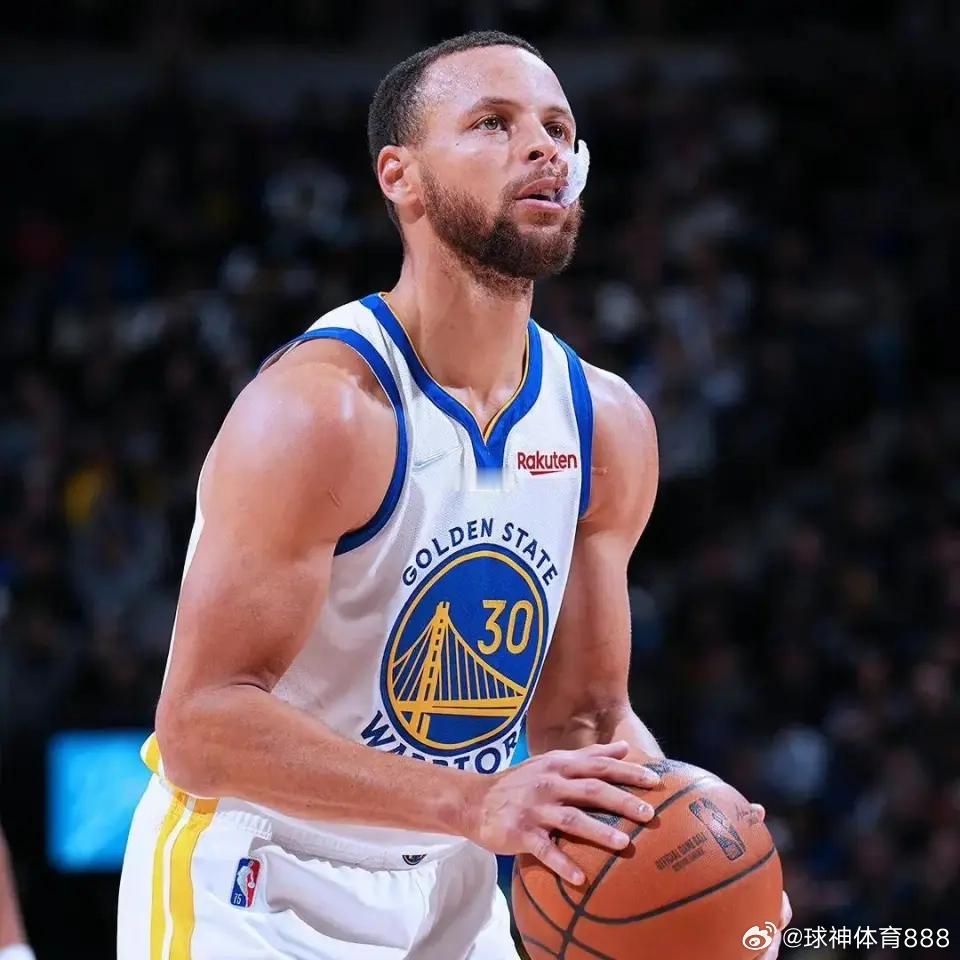 8月21日，数据博主Clutch Numbers更新动态，晒出NBA历史最佳生涯罚球命中率榜单（统计门槛为至少1500次罚球出手）。斯蒂芬·库里以91.2%的生涯罚球命中率高居历史第一，是整个NBA历史上唯一一位生涯罚球命中率突破91%的球员。

完整榜单前十如下：

1. 斯蒂芬·库里 — 91.2%

2. 史蒂夫·纳什 — 90.4%

 ​
