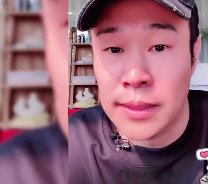 难怪曾辉自从进了《披荆斩棘》节目之后胖了十多斤！小沈阳说买了五大袋排骨，下了三袋，还加了土豆和豆角一起炖，结果哥哥们五分钟就吃到底了，他自己也没怎么吃到！哥哥们这是太能吃了吧！
曾辉 小沈阳