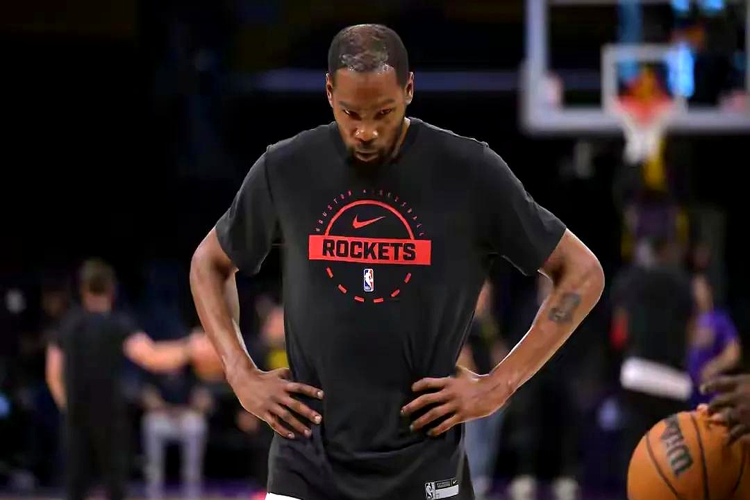 休斯敦火箭队这赛季，真是让人揪心。    赛季还没开打，核心控卫范弗利...