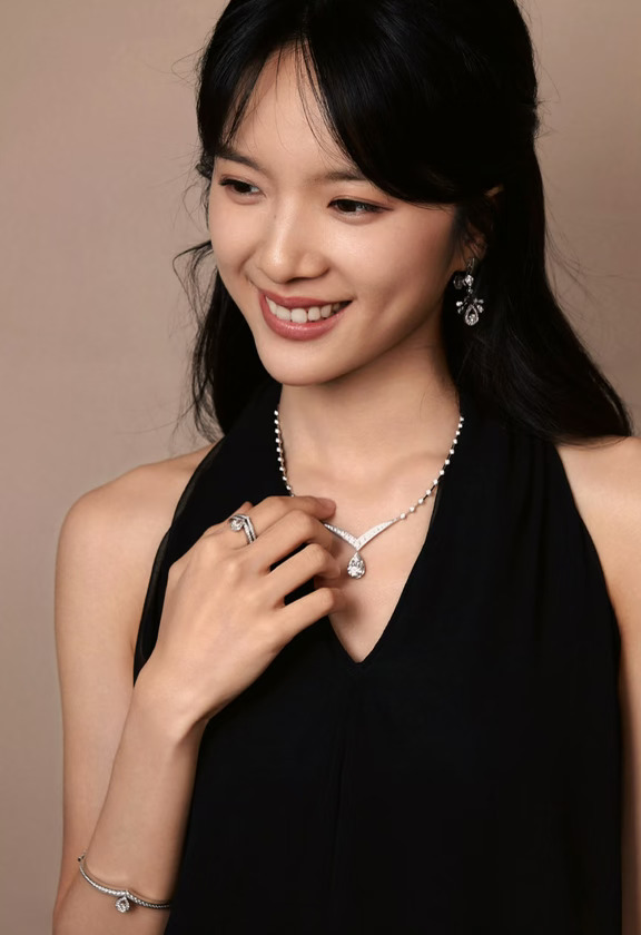 李思潼好明媚