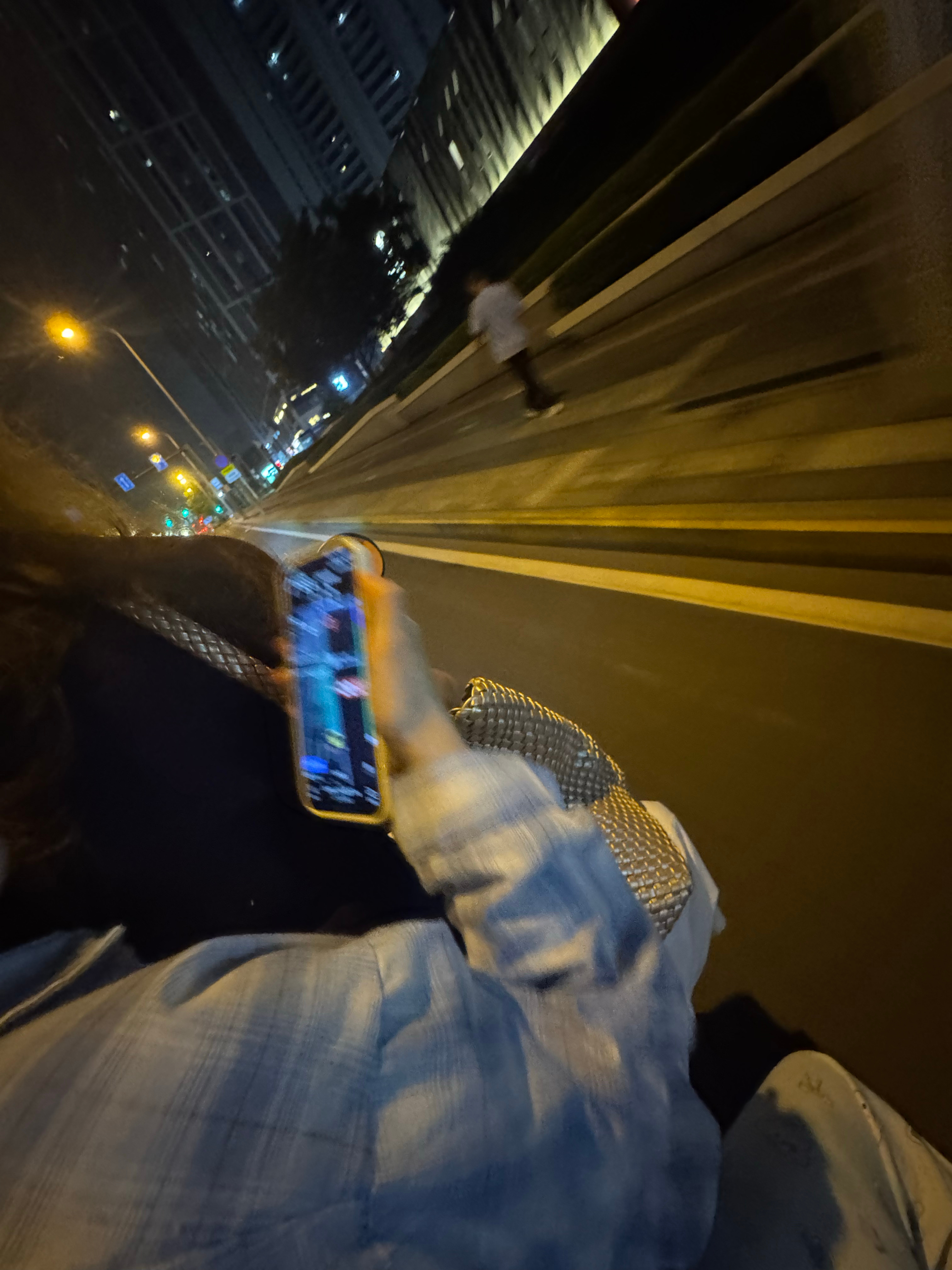 都要一个月了[苦涩] ​