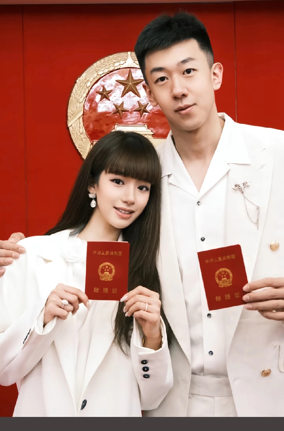 没想到广东队球员王少杰的老婆这么漂亮啊，真的是球场失意情场得意啊，王少...