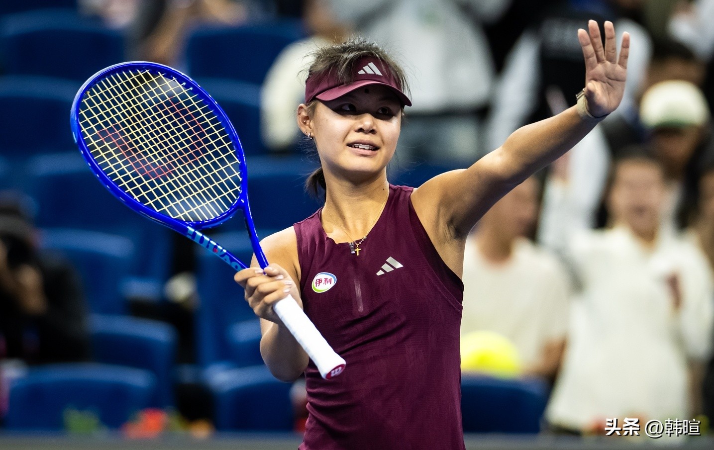 随着门希克以2-0将商竣程的双打搭档布勃利克横扫出局，中网(ATP500、WTA1000)第二比赛日的单打比赛全部结束！

当日最大的惊喜当然由16岁的孙心然制造！首次出战巡回赛女单正赛的新科美网青少年组女单冠军，首盘6-1、第二盘3-0利斯时，收到对手的退赛礼，中国新星就此昂首晋级女单第二轮——将