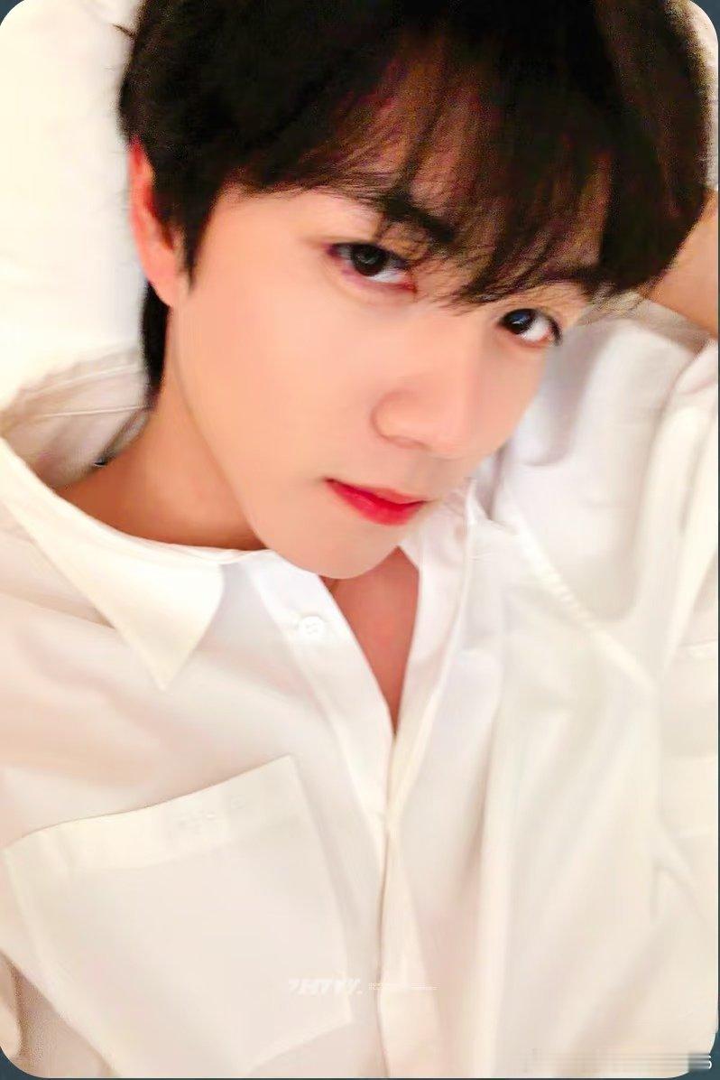 #赵一博李若桃金秋挚友# 💙#赵一博ep先行曲迷雾派对#

春华秋实，虽万里路遥，但我坚信追光的人终会光芒万丈💙

​
