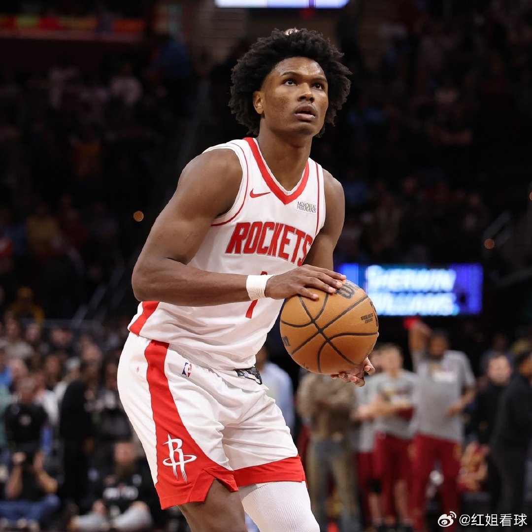 #NBA[超话]# 阿门·汤普森实至名归！🚀🔥

每个赛季他都在进步，承担更多责任，对休斯顿火箭队的重要性也与日俱增。

如今，火箭队用一份为期5年、价值2.08亿美元的续约合同来奖励他的成长。

实至名归！#阿门签下火箭队史最大合同# ​