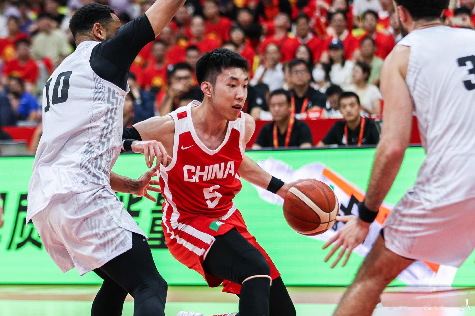 中国男篮77-84新西兰，今夏热身赛结束，6场比赛4胜2负，再过十来天...