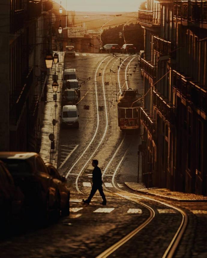 里斯本光影街头。 | 📷：Pedro Diniz ​​​