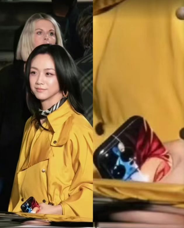 一直觉得汤唯在女明星里是另类的存在，当年她不顾被封杀的后果接拍《色戒》，虽然说是为了艺术而献身，但在中国传统文化里几乎算是身败名裂。
      然后远走国外求学，没了明星光环，时隔几年之后演技肉眼可见的提升，整个人所表现出来的松弛感在女明星里也不多见。
      从她的手机可以看出来，整个人少女