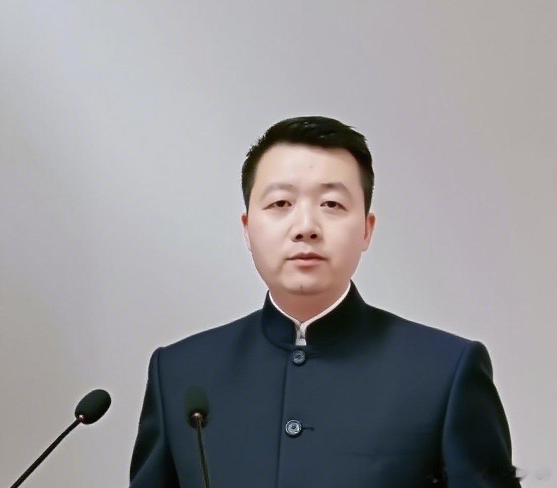 #罗爷说法##罗爷睿评##v光计划# 小三竟敢公然生下婚外孩子，仗着现有法律漏洞肆意挑衅原配，践踏一夫一妻的底线！仗着私生子女享有同等权利，肆无忌惮破坏别人家庭！这种歪风气不能纵容！必须补齐法律短板，加快推进立法，抬高破坏婚姻的成本，绝不能让守规矩的原配委屈，让肆意毁家的人逍遥！ ​