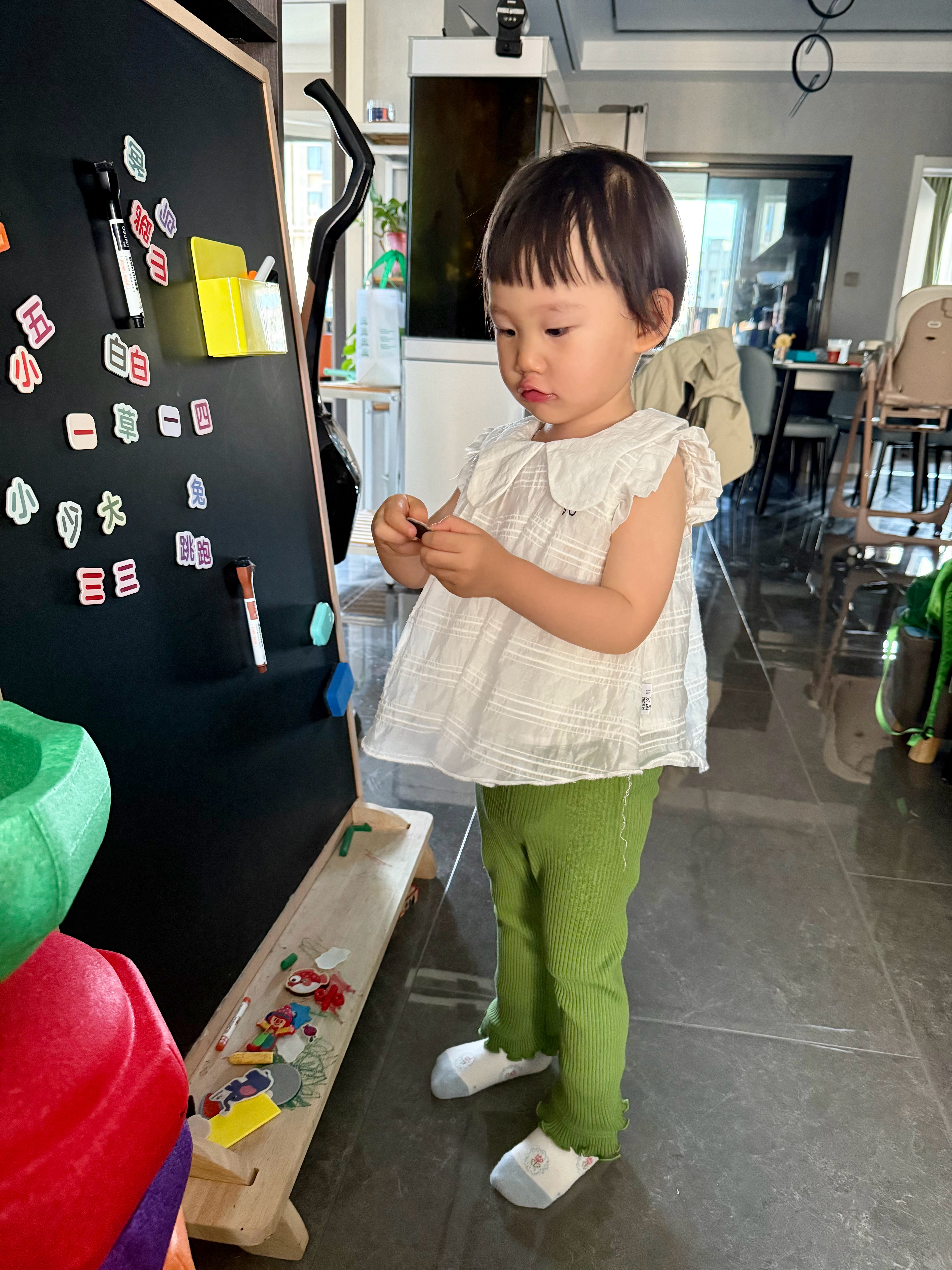 出发去中卫啦  但团子小朋友对我今天给她搭的OOTD不满意[捂嘴哭]   ​​​
