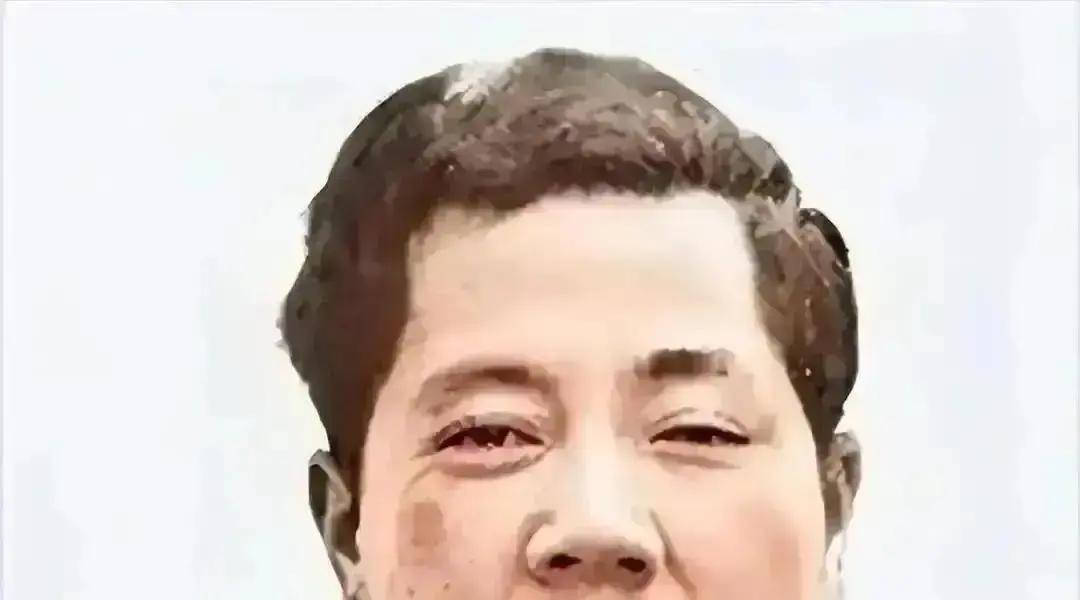 1971年，戴笠孙子在安徽修拖拉机被判死刑时，他平静地说了一句话，身经百战的办案人员当场直接被吓出了冷汗，他究竟说了什么？
判决书念完，戴以宏没有辩驳。他只在听到“立即执行”四个字后，抬眼看了看审判席。
办案人员握紧了案卷，等这个“特务后代”做最后的疯狂。台下的人群也屏住了呼吸，晒谷场上只有风吹过干
