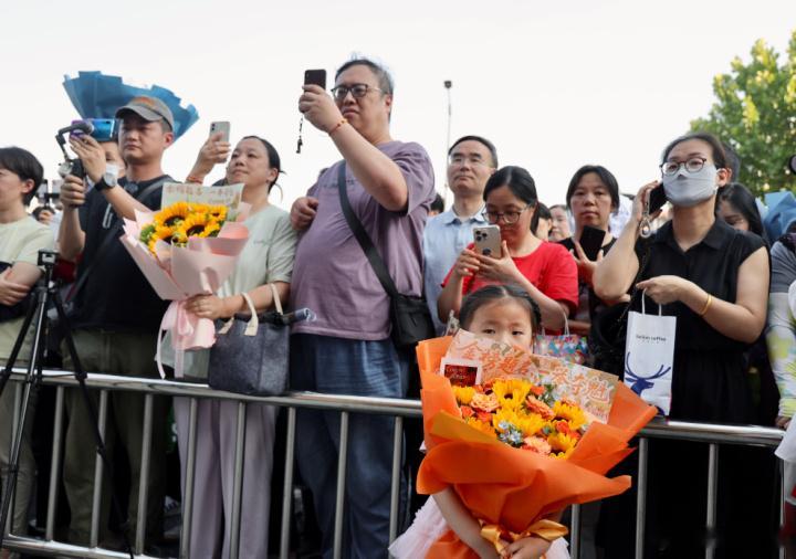 浙江今天16点半，地理科目考试结束，浙江省2026年高考落下帷幕。橙柿...