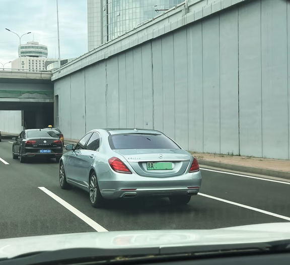 我去绿牌的奔驰S！