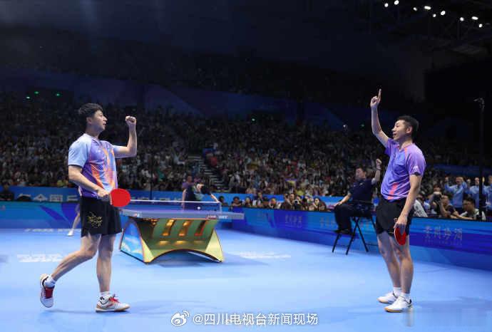 【 7月19日，湖南长沙，2026全国乒乓球锦标赛，马龙/许昕获得男双...