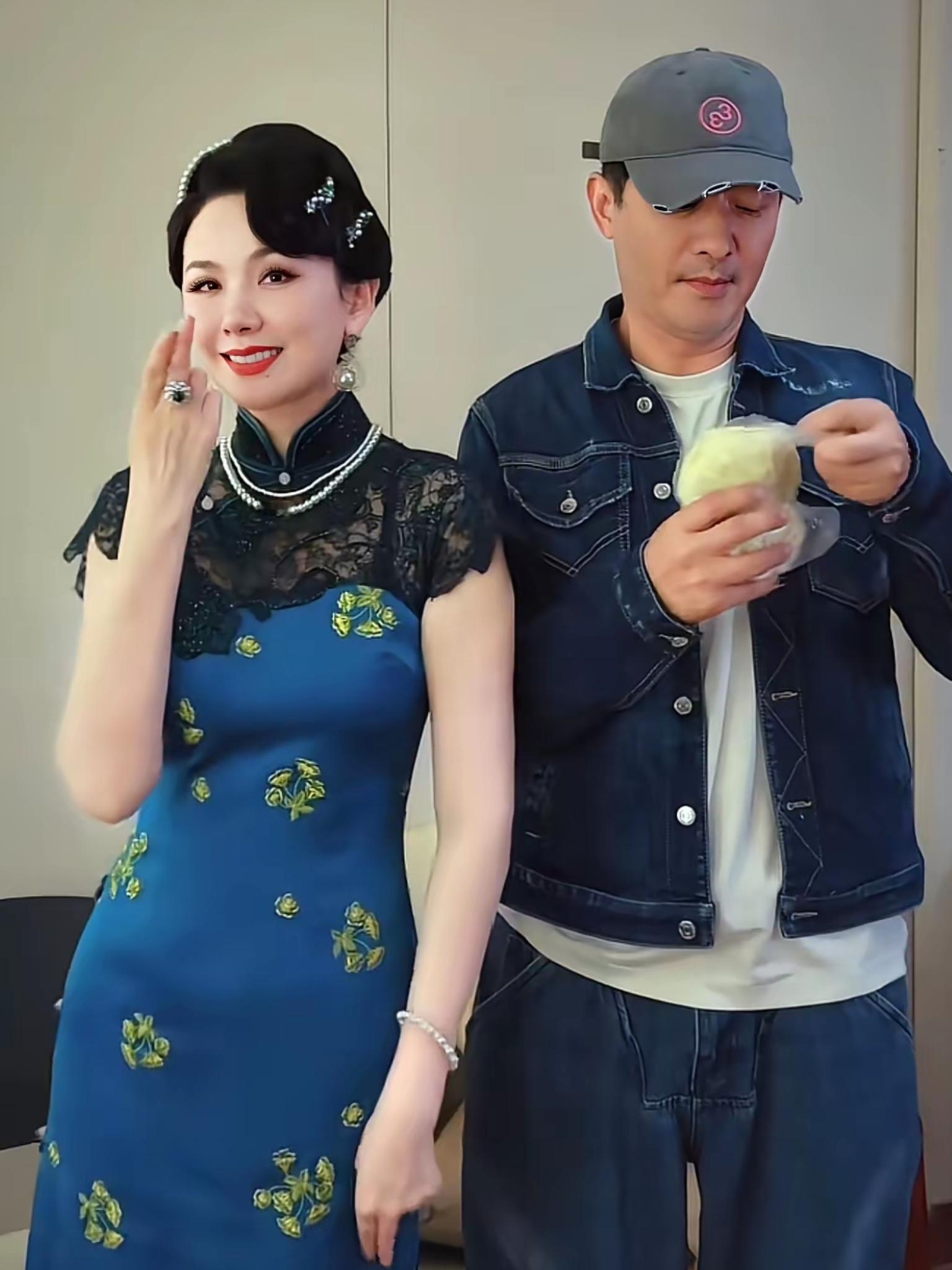 一段采访揭开真相！让很多人重新认识郭晓东和程莉莎，郭晓东终于说出藏了半生的心里话。……………………………
以前很多人看不懂郭晓东和程莉莎的婚姻。 
总觉得程莉莎爱得热烈又卑微，主动付出、事事迁就，活得格外恋爱脑；而郭晓东内敛木讷、不善浪漫，看起来冷淡又被动。可看完这段走心采访，所有人都瞬间改观，终于