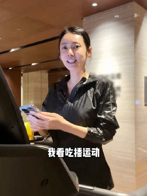 别人羡慕的长腿，秋瓷炫却在发愁！
腿细缺肌肉力量，坚持健身练下肢，自律姐姐太绝