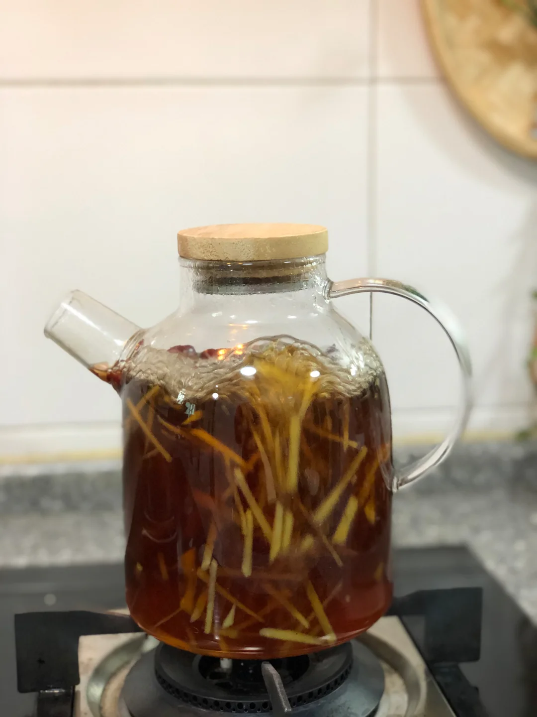 三伏天你喝姜枣茶了，祛湿排寒暖宫养颜