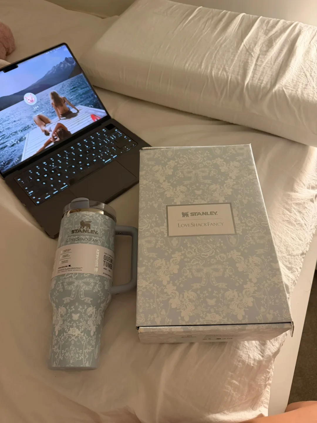 送一个Stanley水杯给粉丝宝宝