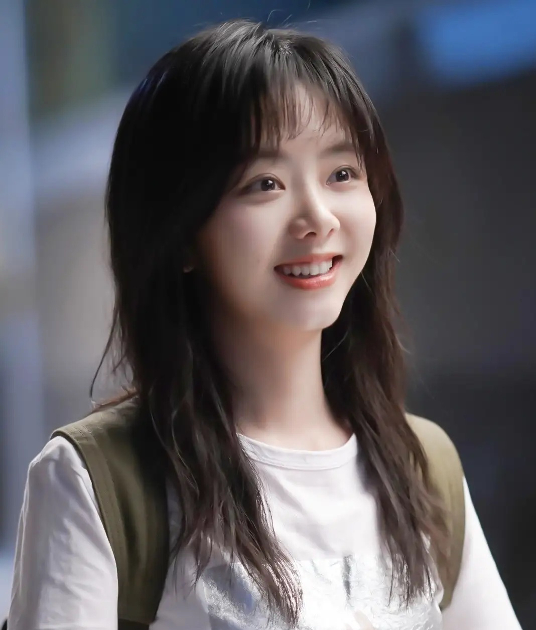 谭松韵坦言：“我从小就对自己的婚姻有规划，想在27岁结婚，30岁之前生孩子，结果现在也没有。”

玲花顺势问她：喜欢什么样的人？

谭松韵很清醒：“懂我的人，这是很重要的，不是所有人能去懂一个人。”

心里有过对爱情婚姻的美好设想，可现实并没有按预设剧本走。

但她没有因为计划落空就焦虑将就，依旧坚