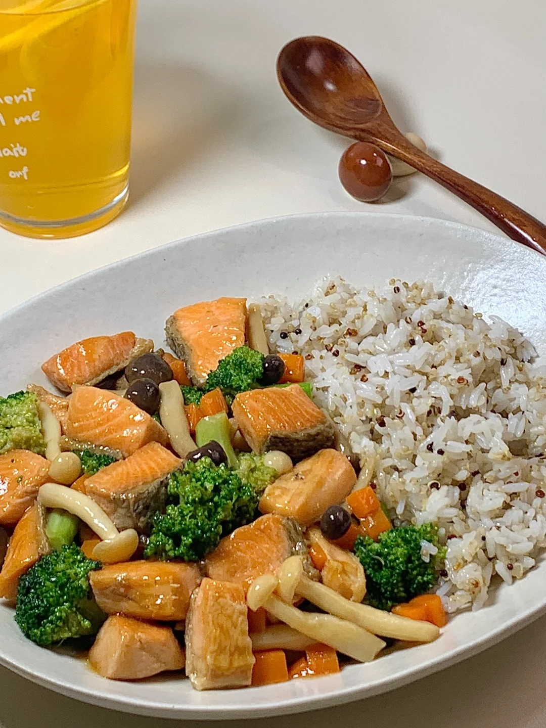 适合中国胃的减脂餐🥣三文鱼藜麦饭时蔬拌饭