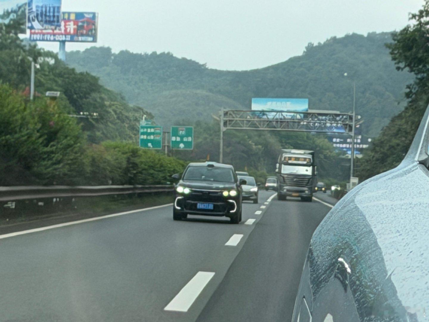 带激光雷达的本田皓影，我受不了了 ​