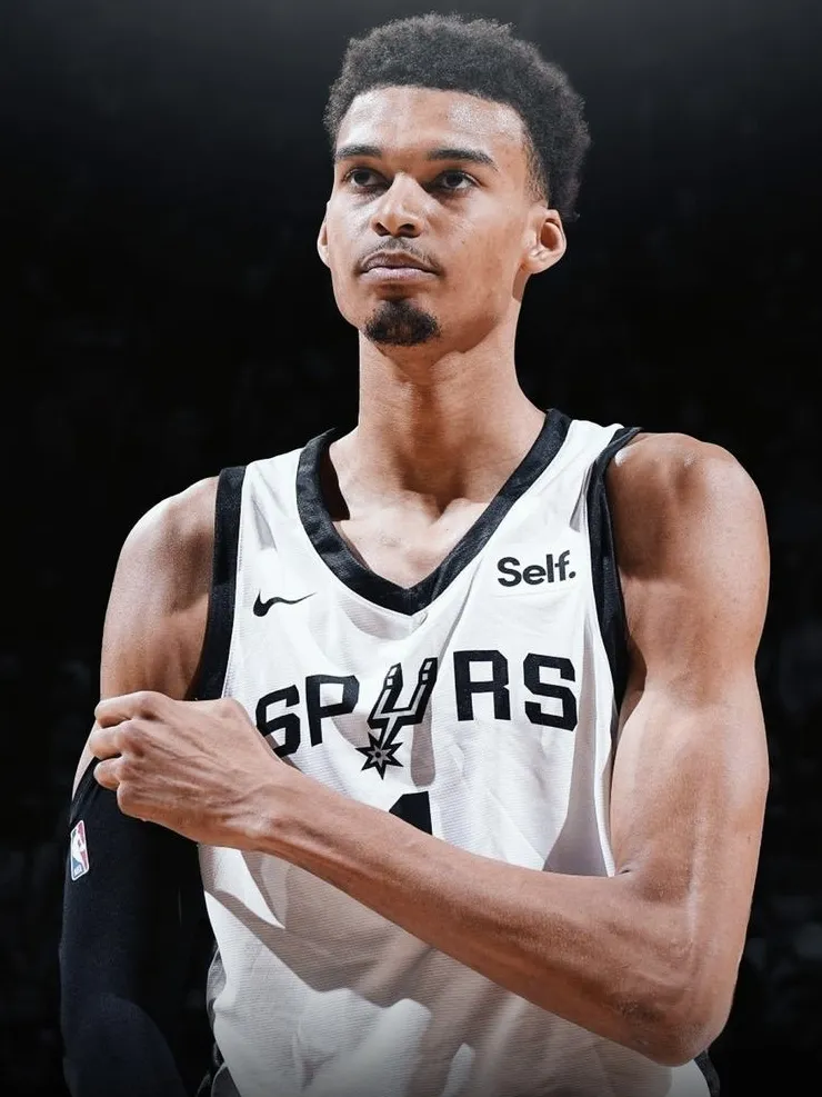 外媒评选NBA2026‑27赛季30大球员：
1. 文班亚马
2. 亚历山大
3