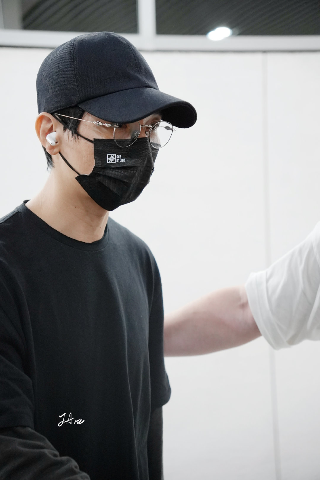 🛬🇲🇴

眼镜生是极好的…  ​