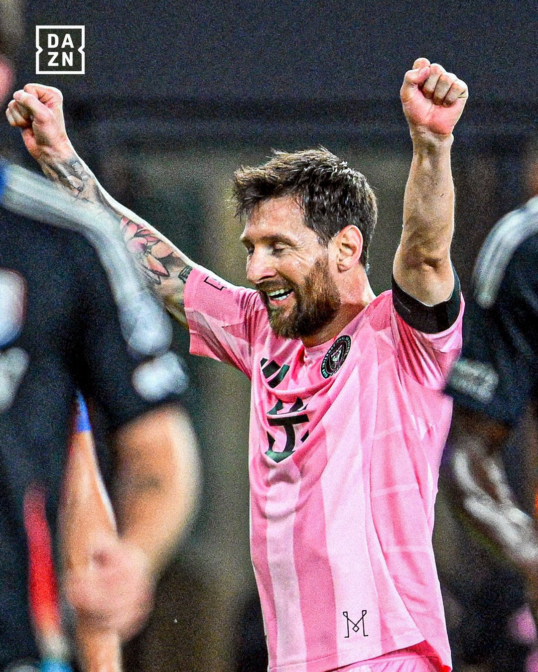 DAZN Football：梅西在39岁时领跑美职联积分榜 🐐🤩 

20/12：进球/助攻
80.1%：传球成功率
20：前场夺回球权数
23：出场次数

#迈阿密国际##球王梅西生涯回顾##梅西[超话]# ​