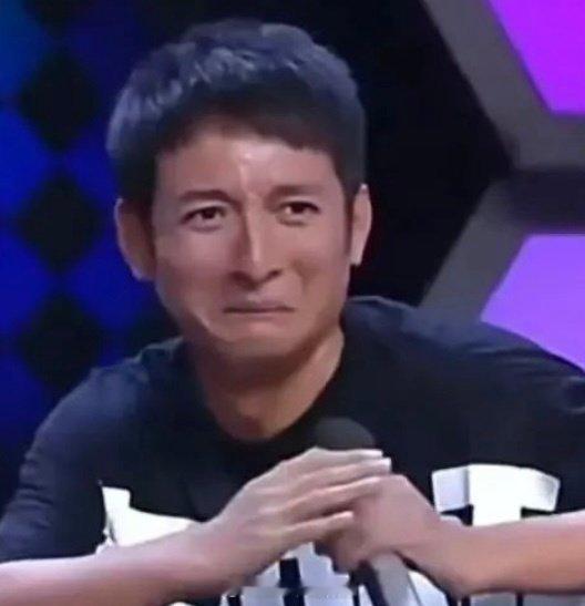 回家第一天我妈掏出冷冻在冰箱里的榴莲给我吃 吃完晚上我拉肚子了 还以为是我自己受凉肚子不舒服 今天又给我吃了 又拉了 完全绝命毒师来的 ​