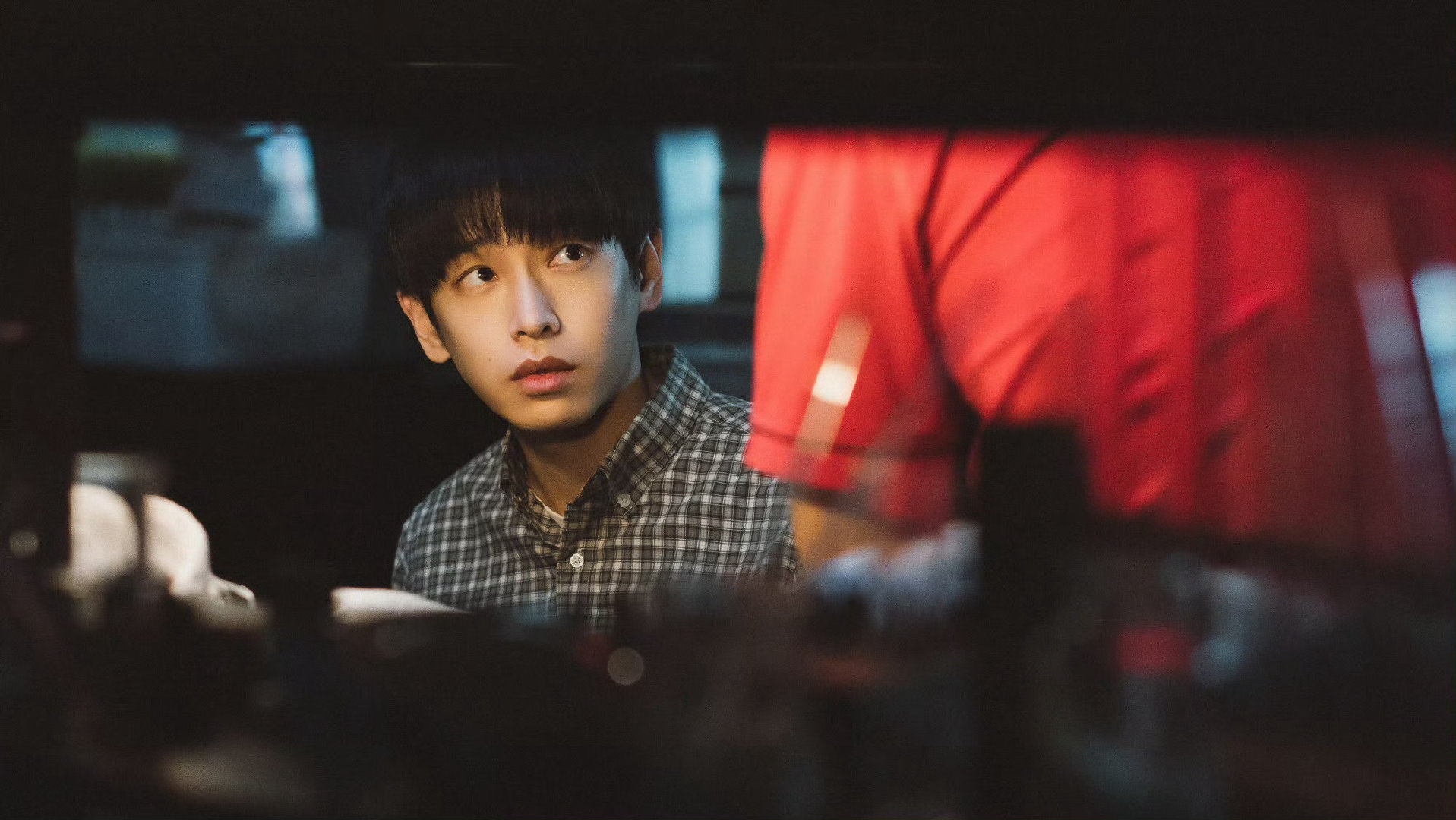 #彭昱畅啊我吗##怎么都在怀疑彭昱畅#《交锋》留春晓全程被怀疑，一脸懵反问啊我吗，委屈又好笑，喜剧效果直接拉满。 ​