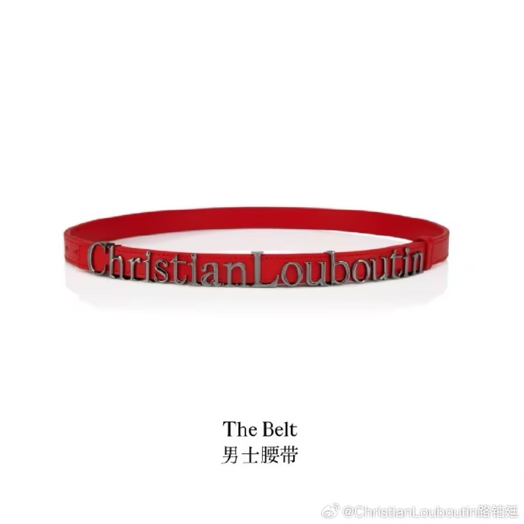 LouboutinMoment 佩戴 Jaden One 男士墨镜，搭配 The Belt 男士腰带，亮相 2026gapday音乐节。音浪之中，红调加冕！标志性红色线条利落勾勒出轮廓，品牌字母徽标点缀腰间细节，无声处，尽释先锋魅力。 ​​​