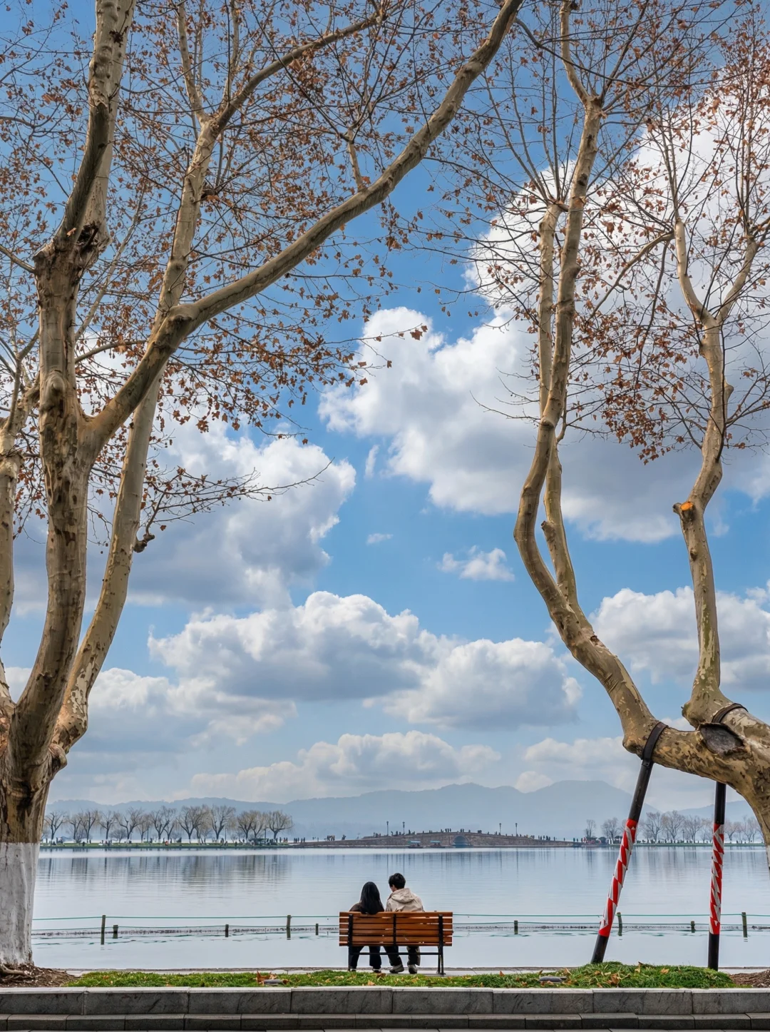 想游西湖怕人多？直接复制这条宝藏路线