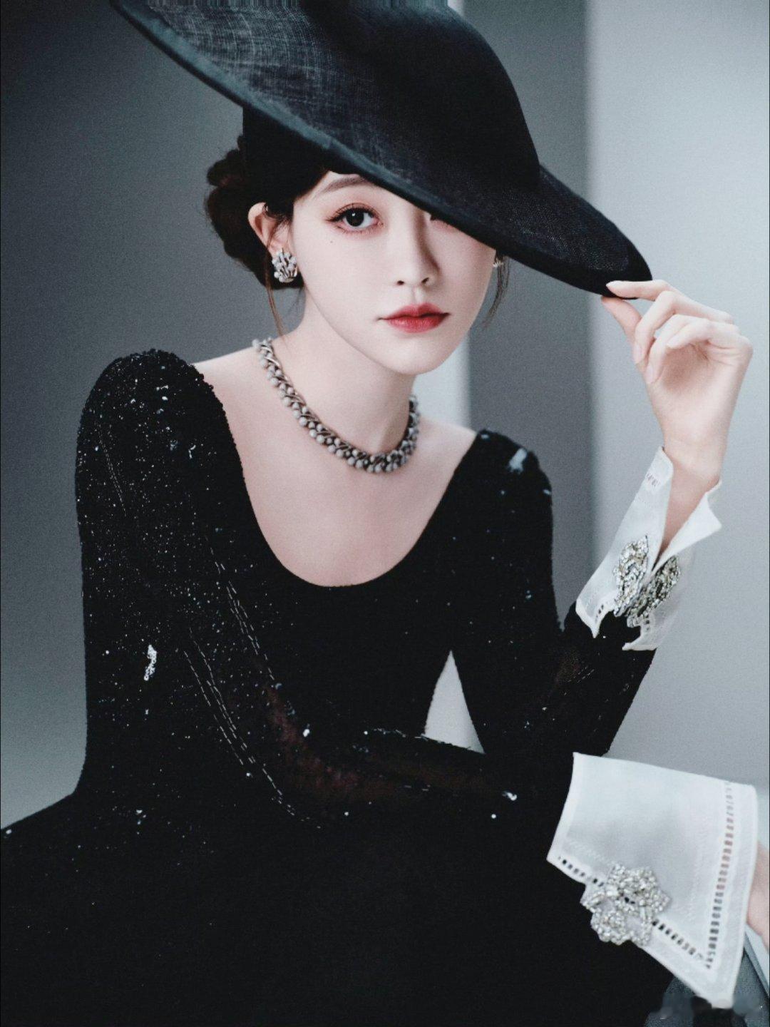 #祝绪丹[超话]#zxd #每天安利祝绪丹# zxd#祝绪丹bambi# zxd
恶毒女配[阴险]
​