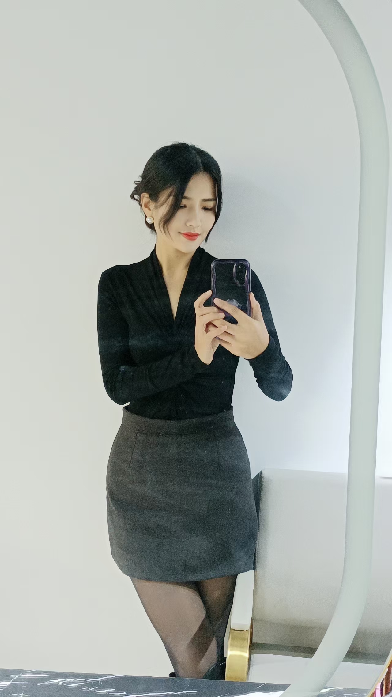 优雅黑丝穿搭，自信自拍时刻💄✨