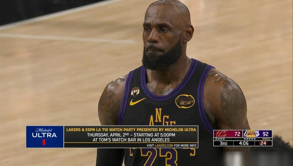 劝你别看湖人赢骑士的录像。 尤其是詹姆斯的集锦。 14分，8次出手...