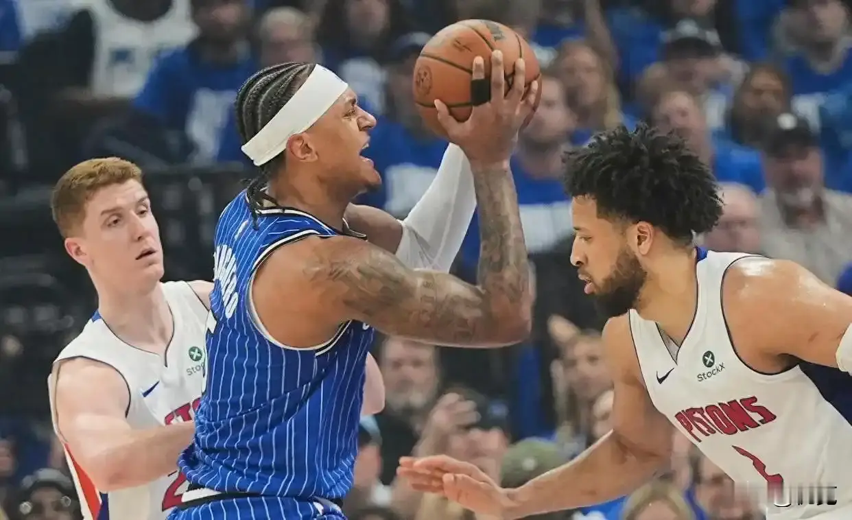 魔术3-1获得赛点，东部第一活塞命悬一线。常规赛魔术与活塞的比赛双方战...