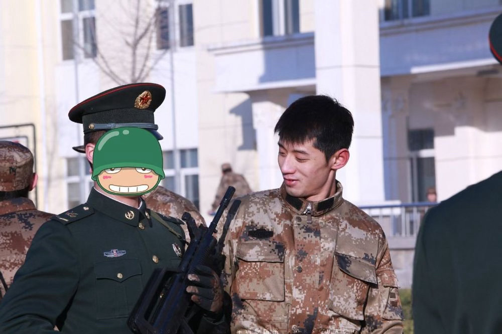 #张继科[超话]#  萌哭 不能让枪口对着自己 ​