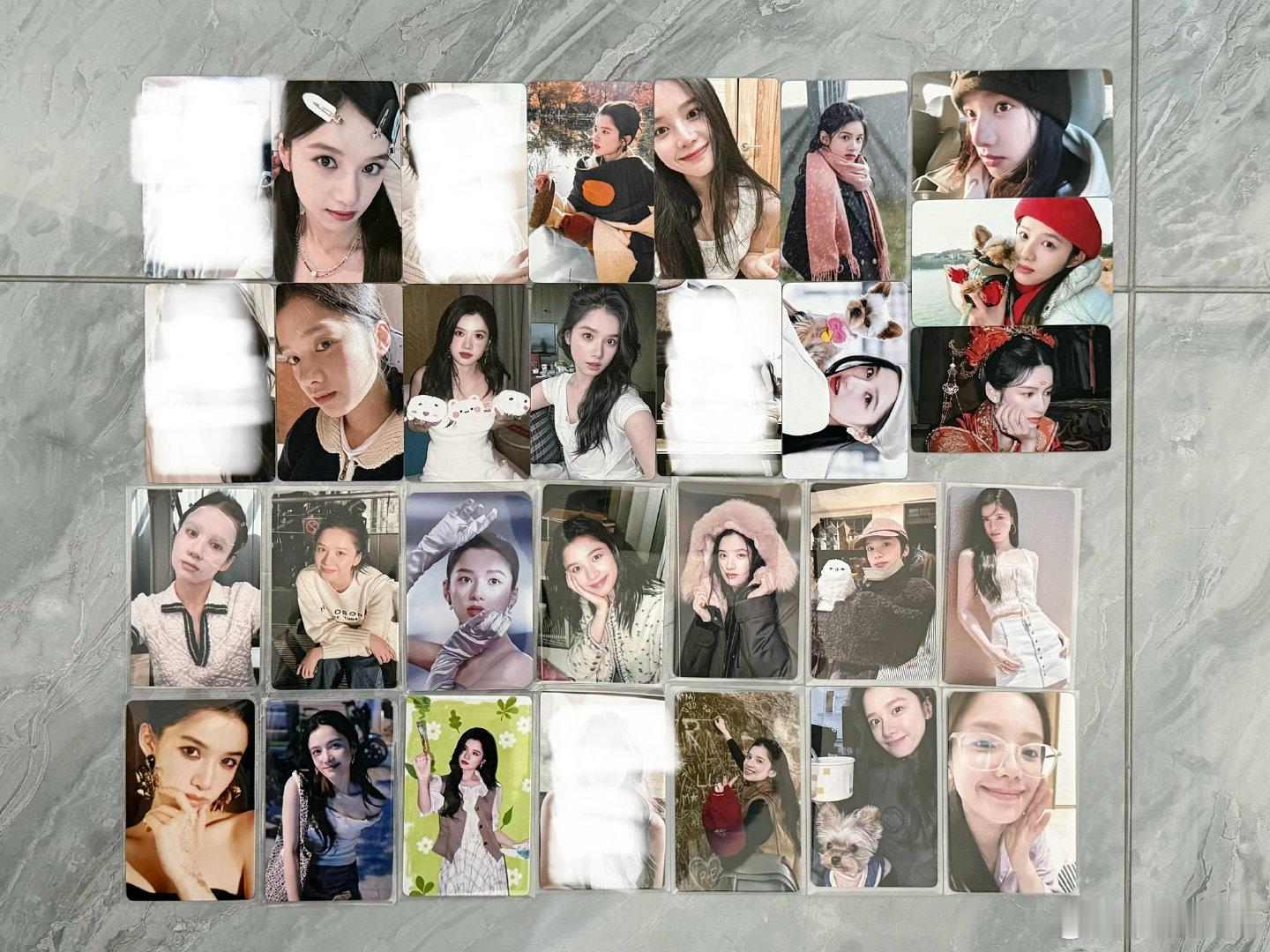 #张婧仪周边[超话]#  张婧仪抽抽乐24张小卡 不到两块钱一张 全图45包邮 走平台 ​
