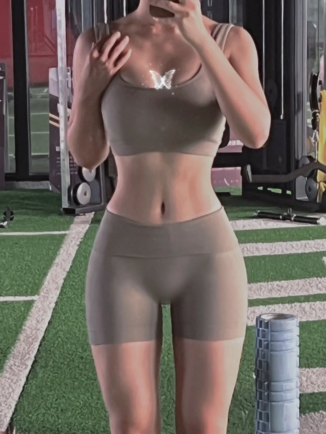 我承认我有点贪心：马甲线和蜜桃臀都想拥有