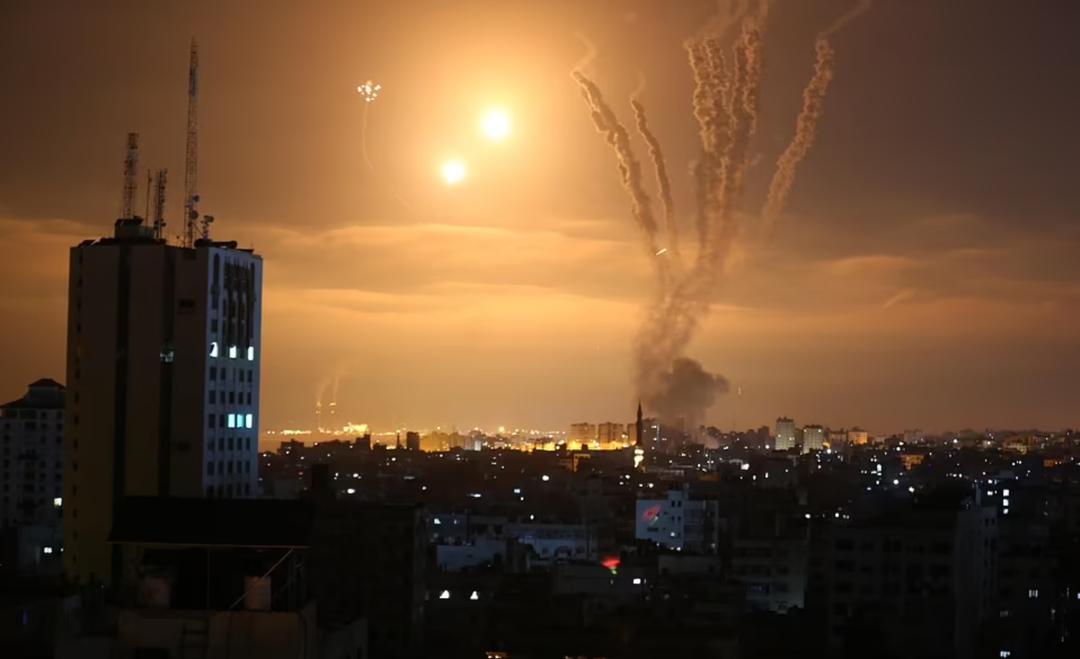 以軍陸海空1000枚炸彈一夜狂炸加沙, 摧毀哈馬斯隧道網絡-圖3