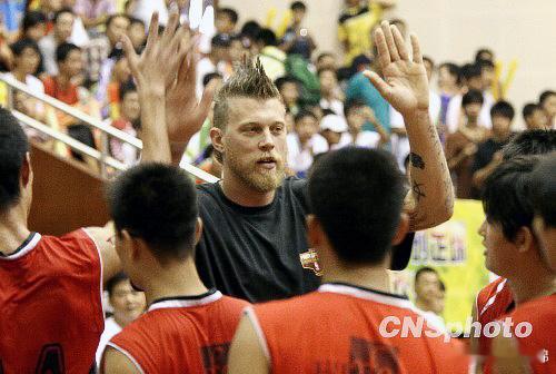 刚看到一条有关于篮球的消息：NBA金州勇士队球员德拉蒙德-格林将来汕头...